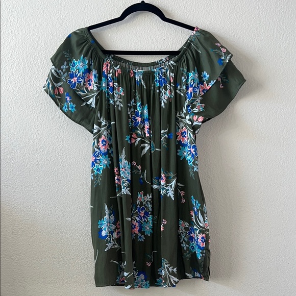 Terra & Sky Tops - Floral Green Blouse with Blue and Pink Accents. Size 0x